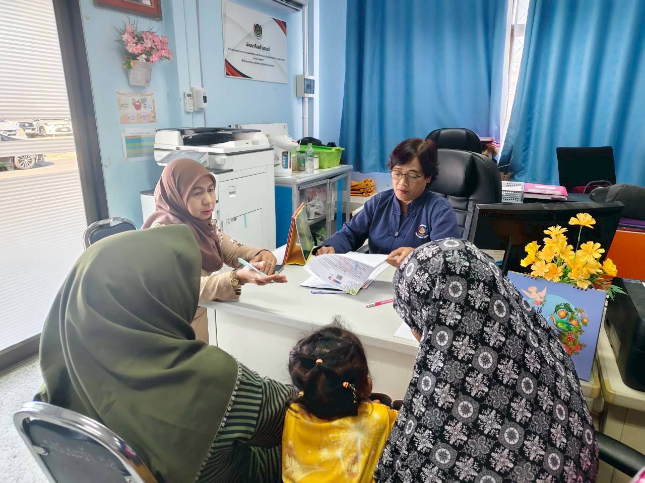 พช.ยะรัง จัดทำสัญญาประเภทเงินอุดหนุนและประเภทเงินทุนหมุนเวียน กองทุนพัฒนาบทบาทสตรีอำเภอยะรัง จังหวัดปัตตานี